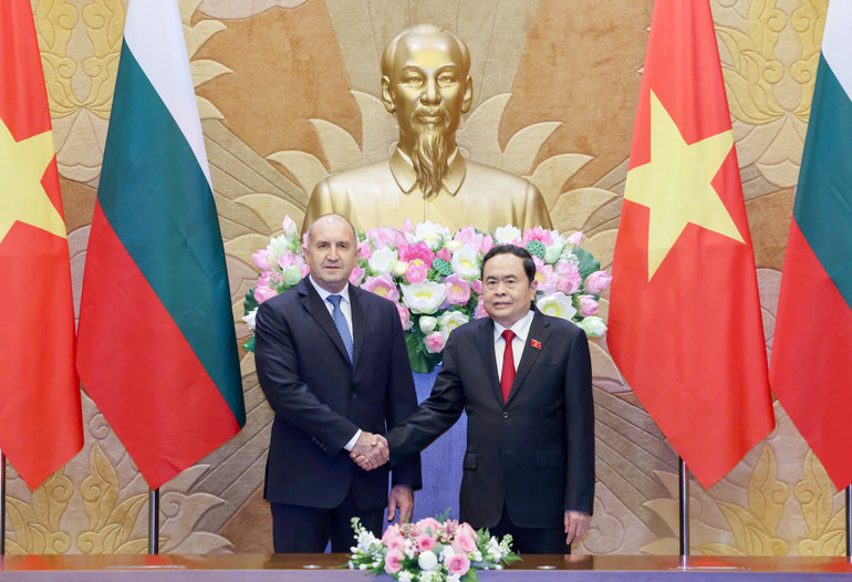 Chủ tịch Quốc hội Trần Thanh Mẫn và Tổng thống Cộng hòa Bulgaria Rumen Radev. (Ảnh: Duy Linh)