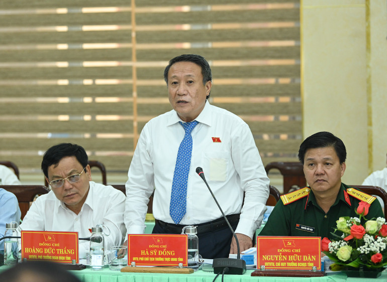 Phó Chủ tịch Thường trực Ủy ban nhân dân tỉnh Hà Sỹ Đồng phát biểu tại buổi làm việc. (Ảnh: DUY LINH)