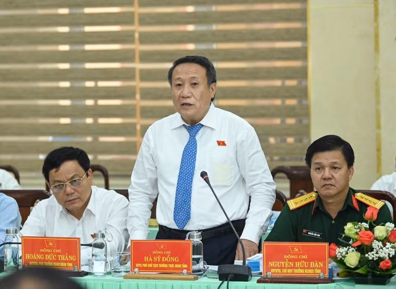 Phó Chủ tịch Thường trực Ủy ban nhân dân tỉnh Hà Sỹ Đồng phát biểu tại buổi làm việc. (Ảnh: DUY LINH)