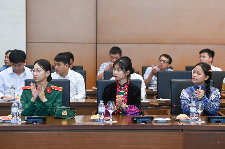 Các đại biểu dự cuộc gặp mặt. (Ảnh: DUY LINH)