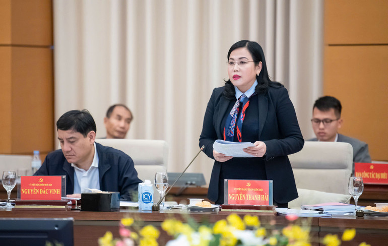 Trưởng Ban Công tác đại biểu Nguyễn Thanh Hải báo cáo tại phiên họp. (Ảnh: DUY LINH) Trưởng Ban Công tác đại biểu Nguyễn Thanh Hải báo cáo tại phiên họp. (Ảnh: DUY LINH)