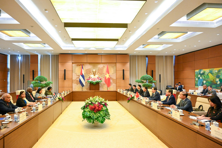 Quang cảnh hội đàm tại Nhà Quốc hội. Quang cảnh hội đàm tại Nhà Quốc hội.