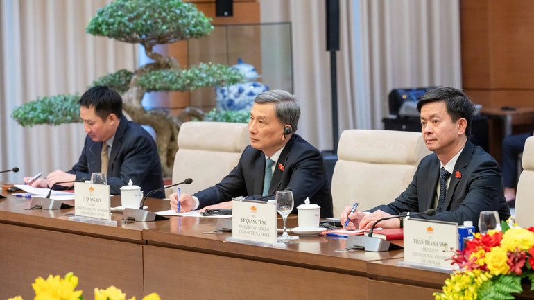 Các đại biểu Quốc hội Việt Nam dự hội kiến. (Ảnh: Duy Linh)