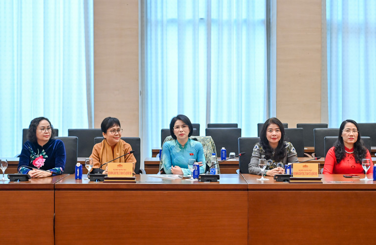 Các nữ đại biểu Quốc hội dự cuộc gặp mặt. (Ảnh: Duy Linh) Các nữ đại biểu Quốc hội dự cuộc gặp mặt. (Ảnh: Duy Linh)