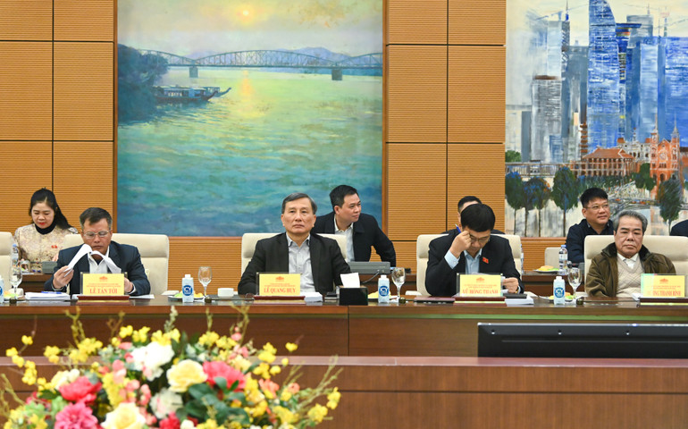 Lãnh đạo các cơ quan của Quốc hội và các đại biểu dự cuộc họp. (Ảnh Duy Linh) Lãnh đạo các cơ quan của Quốc hội và các đại biểu dự cuộc họp. (Ảnh Duy Linh)