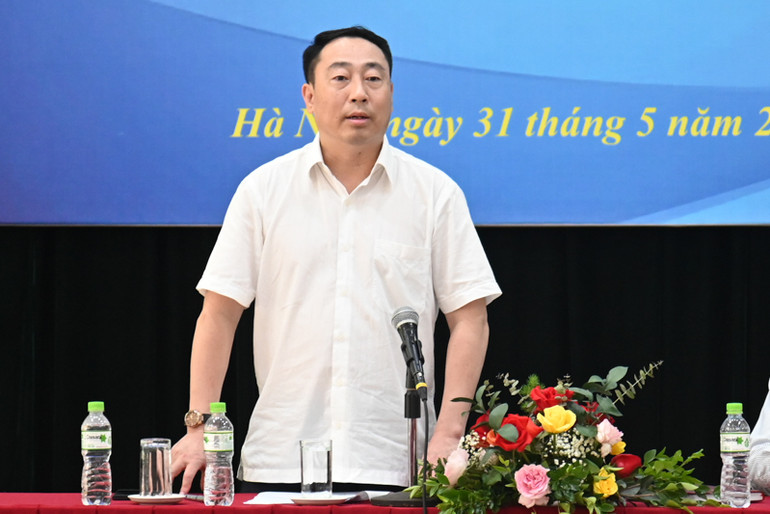 TS Lê Vệ Quốc, Vụ trưởng Phổ biến giáo dục pháp luật Bộ Tư pháp phát biểu.