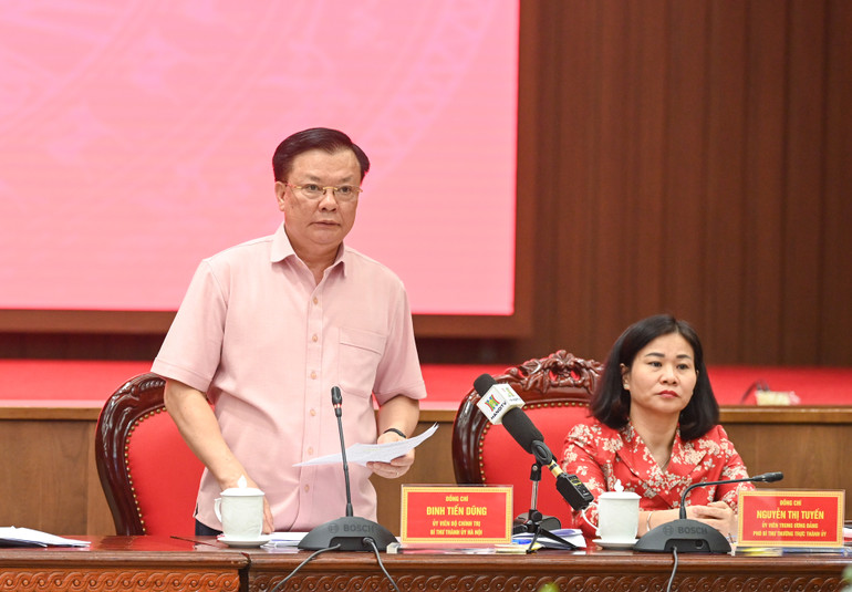 Bí thư Thành ủy Đinh Tiến Dũng phát biểu tại buổi làm việc. (Ảnh Duy Linh)