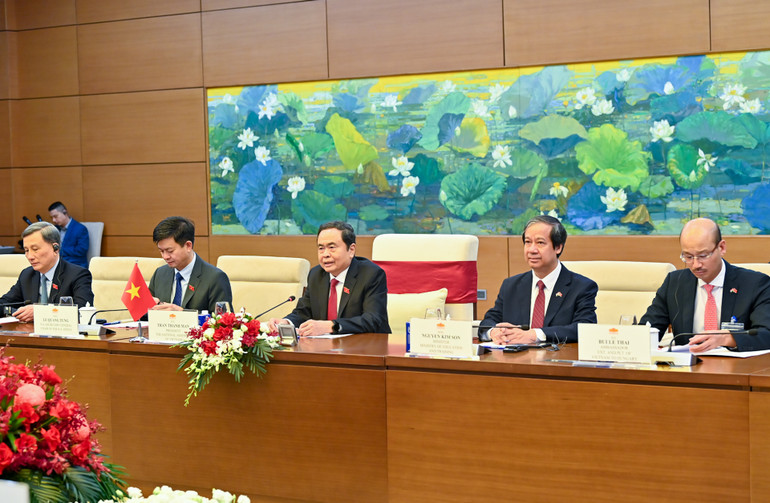 Chủ tịch Quốc hội Trần Thanh Mẫn và các đại biểu Quốc hội Việt Nam tại hội kiến. (Ảnh: DUY LINH