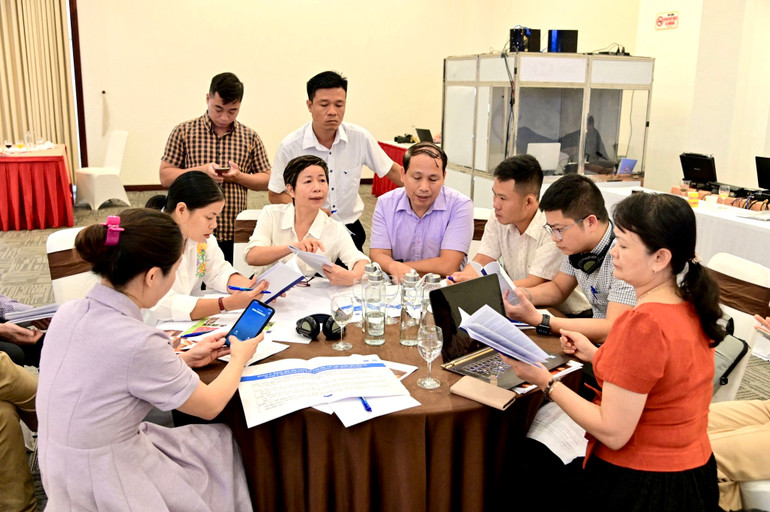 Các đại biểu tham gia thảo luận tại hội thảo.