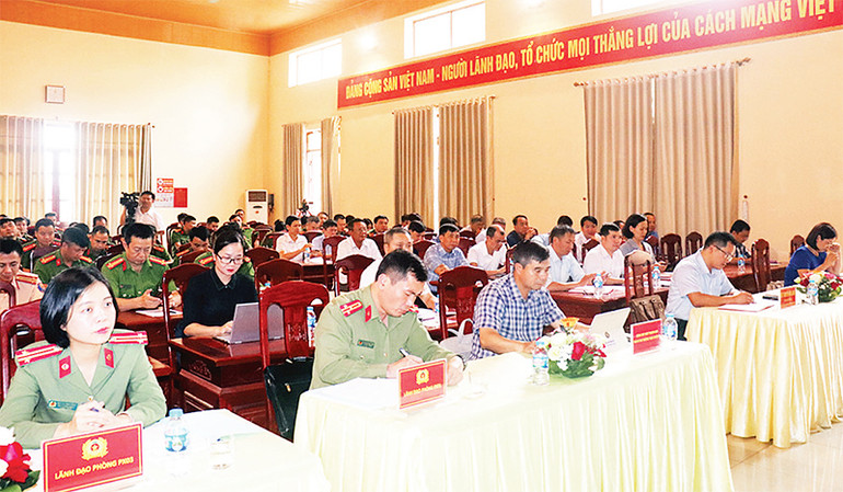 Công an Lạng Giang tổ chức sinh hoạt chuyên đề nâng cao hiệu quả hoạt động của đội ngũ công an xã.