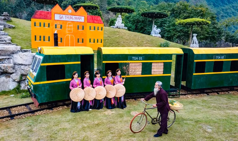 "Chợ Tết xưa" cũng là điểm trải nghiệm thú vị của nhiều du khách. (Ảnh: Trường Huy) "Chợ Tết xưa" cũng là điểm trải nghiệm thú vị của nhiều du khách. (Ảnh: Trường Huy)