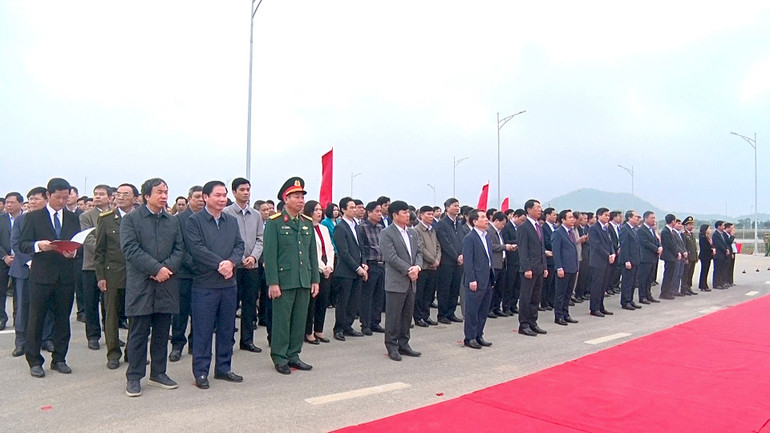 Đã thành thông lệ, cứ mỗi độ Xuân về, tỉnh Ninh Bình tổ chức lễ phát động trồng cây mở đầu cho phong trào "Trồng cây gây rừng" của năm mới.