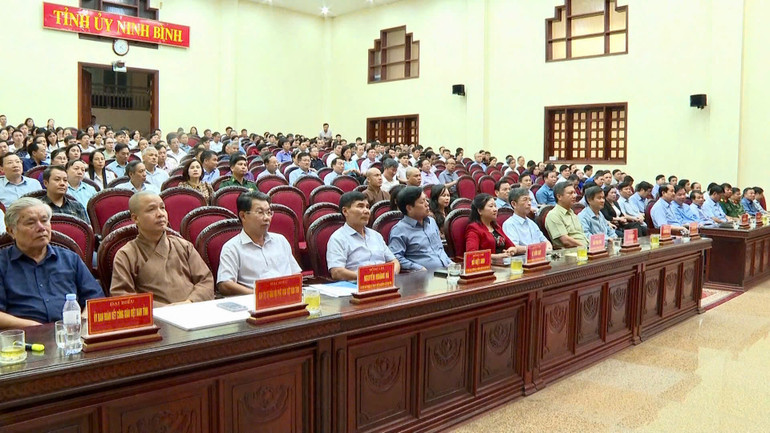 Các đại biểu tham dự lễ phát động.