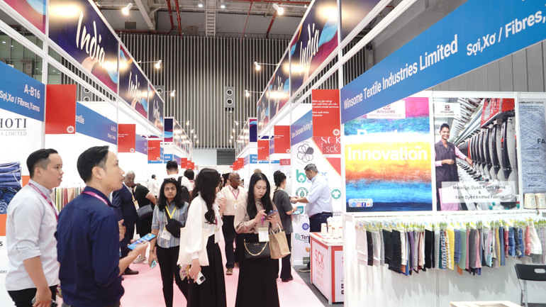 Triển lãm quốc tế dệt may và công nghệ dệt may 2025 (VIATT 2025), thu hút hơn 400 doanh nghiệp trong nước và quốc tế, trưng bày 500 gian hàng.