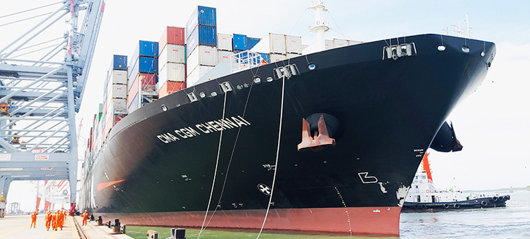 Cảng quốc tế Cái Mép có khả năng tiếp nhận tàu tải trọng lớn từ 130 đến 200 nghìn DWT.