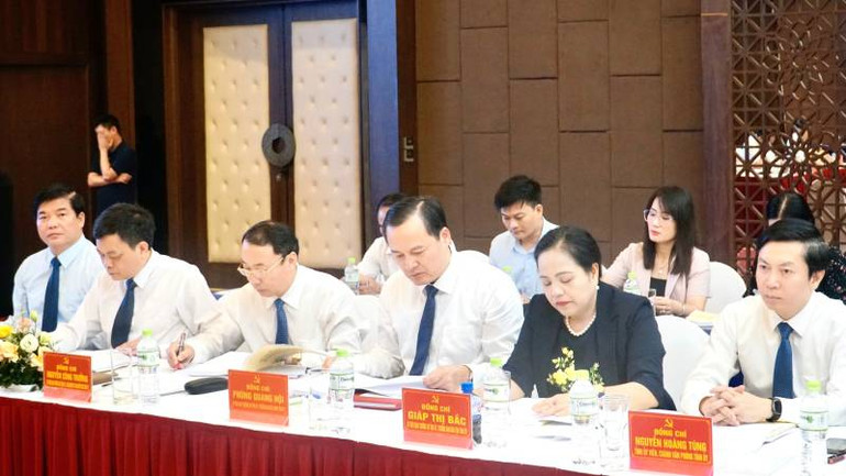 Lãnh đạo các ban đảng của tỉnh Lạng Sơn dự Hội thảo.