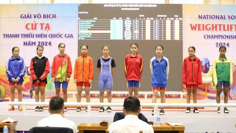 Các vận động viên thi đấu hạng 40-45-49kg lứa tuổi 13 đến 16 tuổi, bước vào thi đấu ngày đầu tiên.