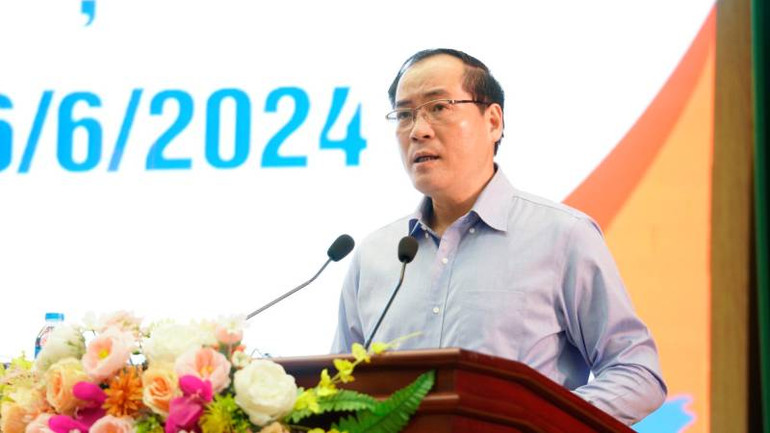 Phó Chủ tịch Thường trực, Ủy ban nhân dân tỉnh Lạng Sơn Dương Xuân Huyên phát biểu tại lễ mít-tinh.