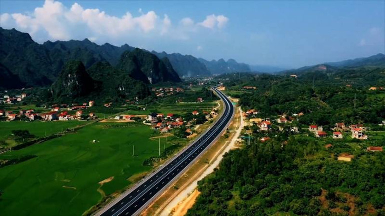 Dự án cao tốc cửa khẩu Hữu Nghị-Chi Lăng, sau khi hoàn thành sẽ kết nối với cao tốc Bắc Giang-Lạng Sơn. Dự án cao tốc cửa khẩu Hữu Nghị-Chi Lăng, sau khi hoàn thành sẽ kết nối với cao tốc Bắc Giang-Lạng Sơn.