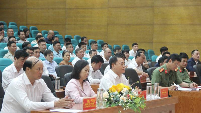 Các đại biểu tham dự lễ ký quy chế phối hợp bảo đảm an ninh trật tự ở 2 dự án cao tốc trên địa bàn tỉnh.