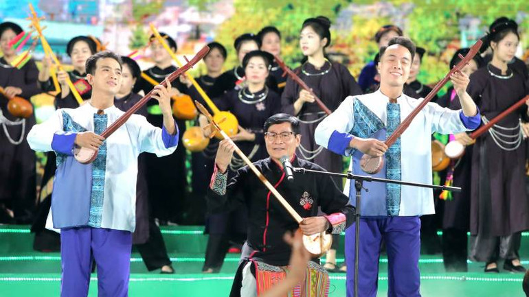 Các đoàn nghệ thuật tham gia biểu diễn tại lễ khai mạc. Các đoàn nghệ thuật tham gia biểu diễn tại lễ khai mạc.
