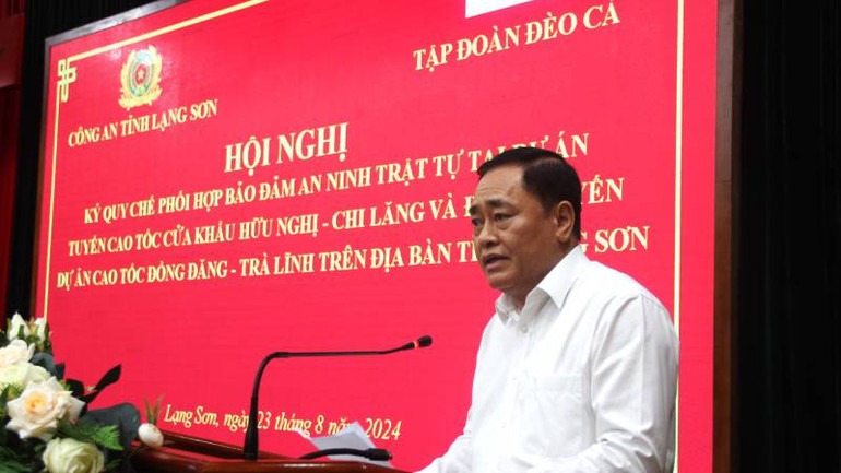 Chủ tịch Ủy ban nhân dân tỉnh Lạng Sơn Hồ Tiến Thiệu giao nhiệm vụ cho các lực lượng công an tỉnh và nhà đầu tư Tập đoàn Đèo Cả bảo đảm an ninh trật tự thi công 2 dự án cao tốc trên địa bàn tỉnh.