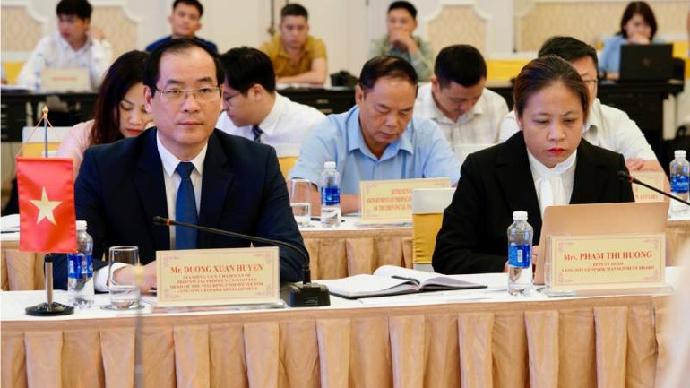 Lãnh đạo Ủy ban nhân dân tỉnh Lạng Sơn dự buổi làm việc với đoàn chuyên gia.