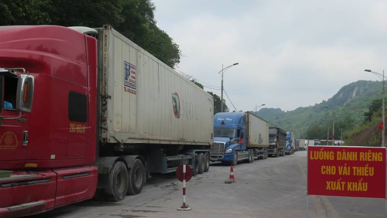 Cửa khẩu Tân Thanh, Văn Lãng (Lạng Sơn), dành luồng ưu tiên xuất khẩu vải thiều qua cửa khẩu.