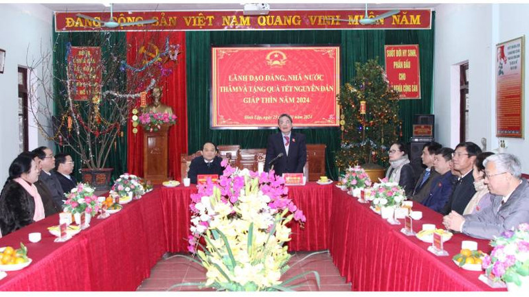 Phó Chủ tịch Quốc hội và đoàn công tác làm việc với cấp ủy, chính quyền xã Bính Xá và lãnh đạo chủ chốt huyện Đình Lập (Lạng Sơn).