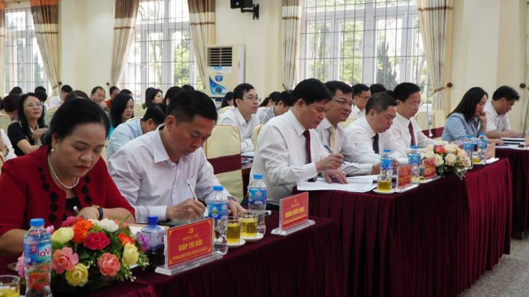 Các đại biểu tham dự hội nghị tổng kết.