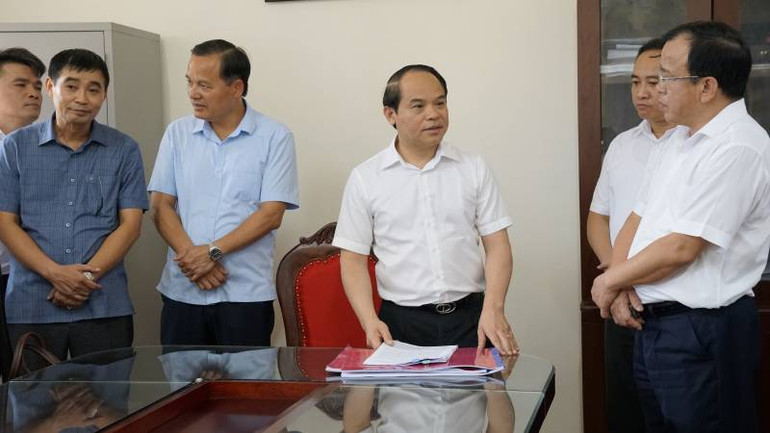 Các đại biểu tham gia trao đổi thực hiện Quy định số 11 của Bộ Chính trị.