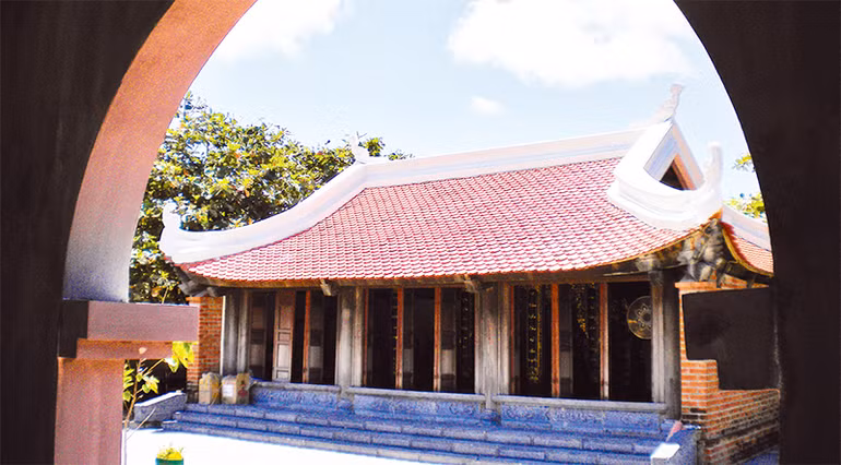 Thấp thoáng mái chùa trên Trường Sa.