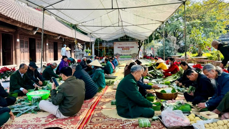 Chương trình “Vạn bánh chưng xanh - Hương Tết xưa thắm tình người - Tam Cốc 2025” nhằm phát huy truyền thống văn hóa gói bánh chưng trong dịp Tết Nguyên đán của dân tộc.