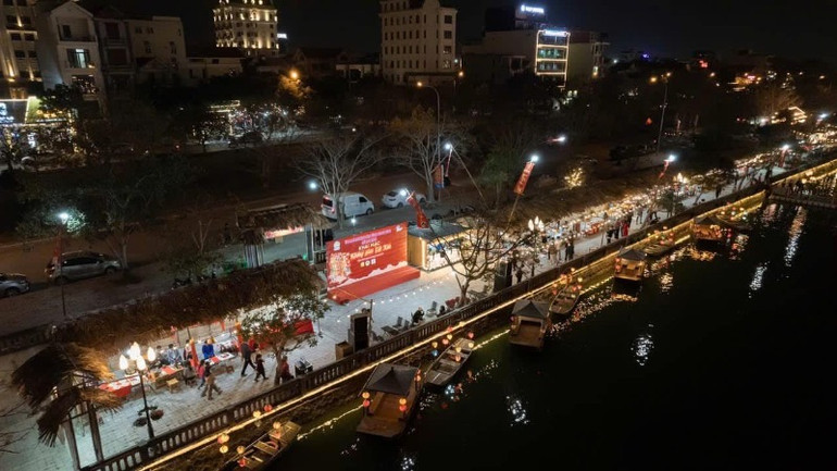 Đây cũng là dịp để thế hệ trẻ có cơ hội trải nghiệm, tìm hiểu nét đẹp, bản sắc của dân tộc khi đến với Ninh Bình.