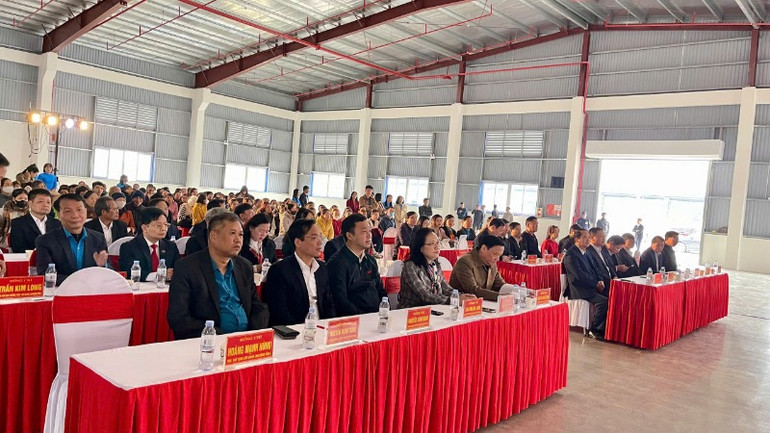 Các đại biểu tham dự chương trình.