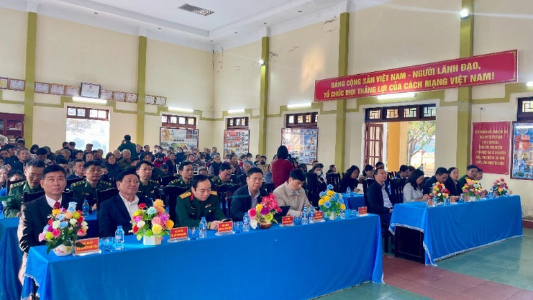 Các đại biểu tham dự chương trình.