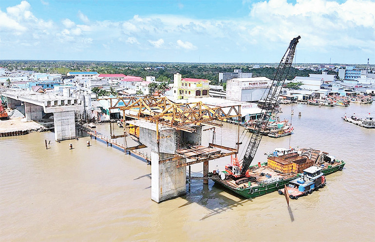 Cầu bắc qua sông Ông Đốc (huyện Trần Văn Thời) trong danh mục đầu tư công, phải hoàn thành trong năm 2023.