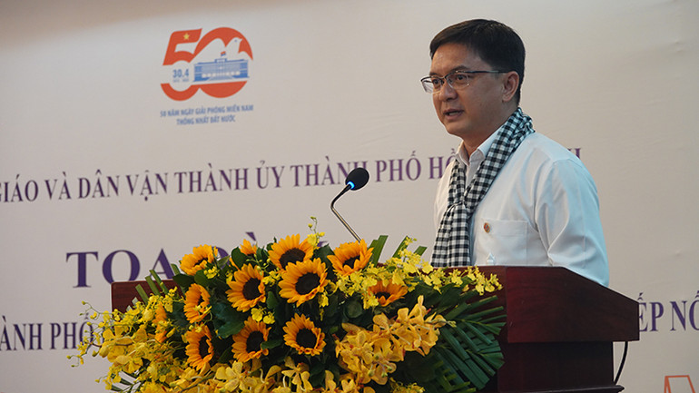 Đồng chí Nguyễn Mạnh Cường, Trưởng Ban Tuyên giáo và Dân Vận Thành ủy Thành phố Hồ Chí Minh phát biểu tổng luận buổi tọa đàm. (Ảnh M.H).