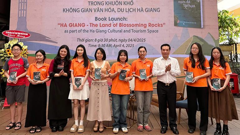 Tặng quà cho các độc giả có câu trả lời chính xác về Hà Giang.