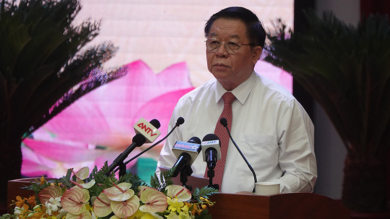 Đồng chí Nguyễn Trọng Nghĩa, Trưởng Ban Tuyên giáo và Dân vận Trung ương phát biểu Đề dẫn Hội thảo. (Ảnh: M.H) Đồng chí Nguyễn Trọng Nghĩa, Trưởng Ban Tuyên giáo và Dân vận Trung ương phát biểu Đề dẫn Hội thảo. (Ảnh: M.H)