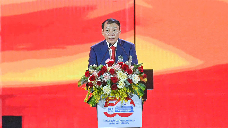 Bộ trưởng Văn hóa, Thể thao và Du lịch Nguyễn Văn Hùng phát biểu khai mạc chương trình. (Ảnh: DUY LINH)
