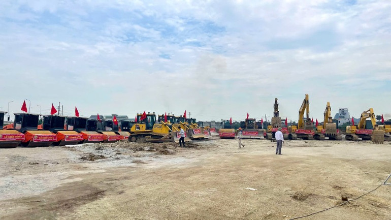 Đây là dự án có yêu cầu cao về tiến độ, kỹ thuật và chất lượng thi công, đồng thời đặt ra trách nhiệm rất lớn đối với chủ đầu tư và các đơn vị tham gia. Đây là dự án có yêu cầu cao về tiến độ, kỹ thuật và chất lượng thi công, đồng thời đặt ra trách nhiệm rất lớn đối với chủ đầu tư và các đơn vị tham gia.