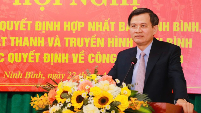 Đồng chí Đoàn Minh Huấn, Bí thư Tỉnh ủy Ninh Bình phát biểu tại Hội nghị.