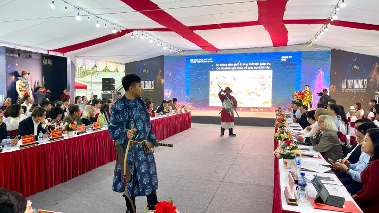 Phỏng dựng bộ giáp trụ, binh sĩ và tướng lĩnh thời Đinh-Tiền Lê.