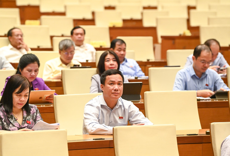 [Ảnh] Chất vấn và trả lời chất vấn các nhóm lĩnh vực tại Phiên họp thứ 36 Ủy ban Thường vụ Quốc hội ảnh 6