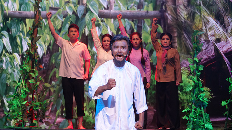 Ông Bảy Đờn một lòng một dạ đi theo cách mạng.