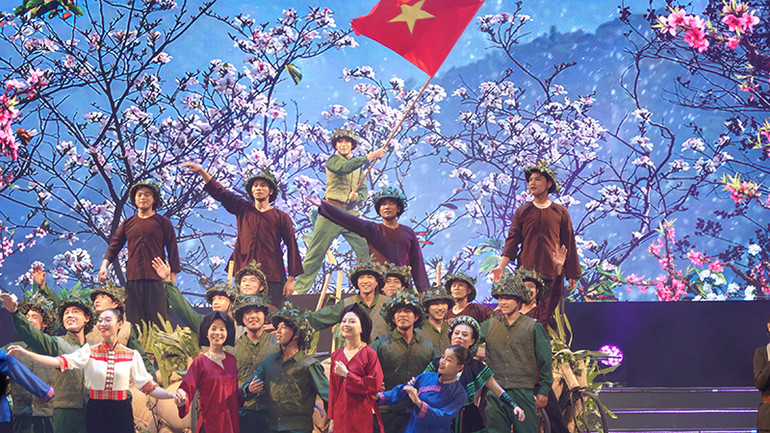 Tiết mục Chiến thắng Điện Biên.