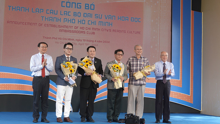 Ra mắt Câu lạc bộ Đại sứ Văn hóa đọc Thành phố Hồ Chí Minh.
