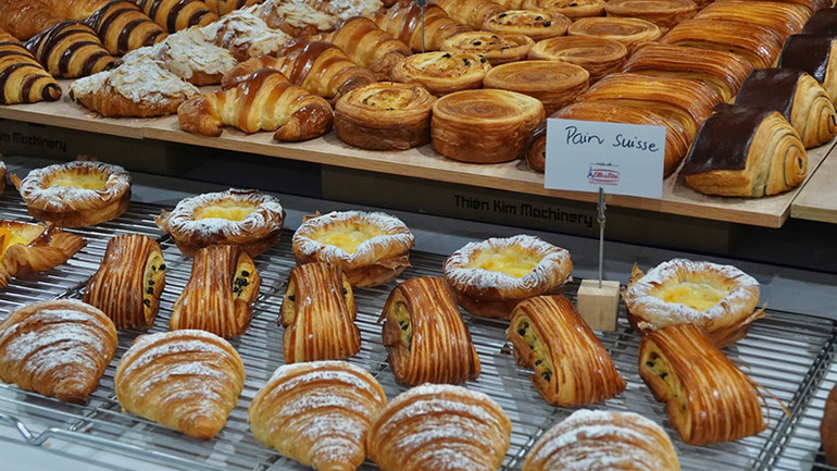 Nhiều loại bánh mì được giới thiệu tại Lễ hội Bánh mì Việt Nam lần 1.