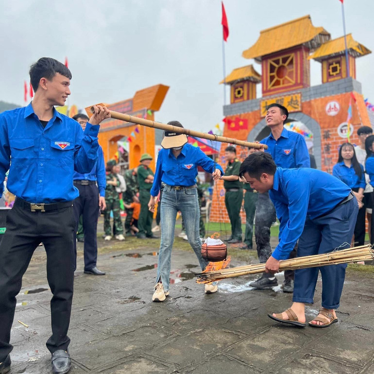 Các hoạt động tại Hội trại nhằm tăng cường tinh thần đoàn kết, rèn luyện sự khéo léo và khả năng làm việc theo nhóm cho đoàn viên, thanh niên.